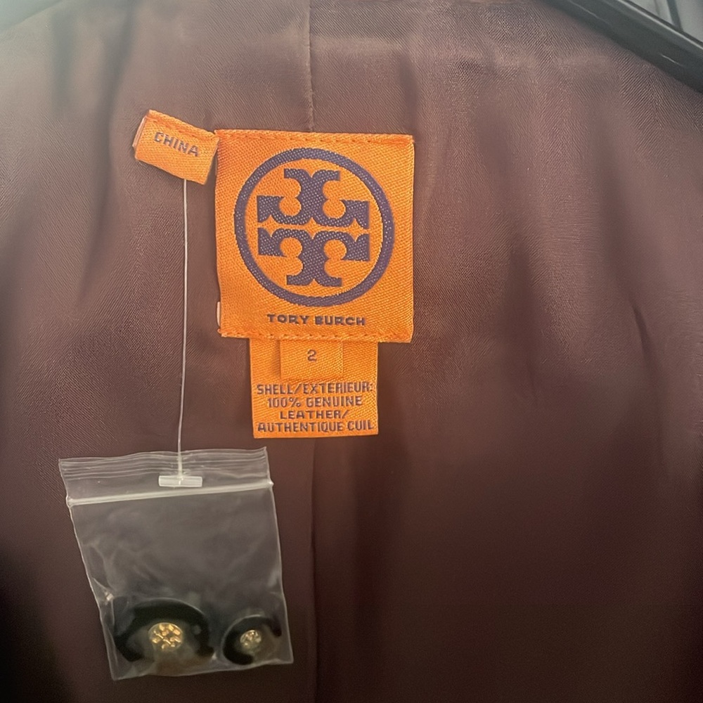 Chic Brown Leather Jacket with Button Accents - image 3